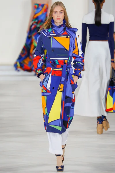 Look 18